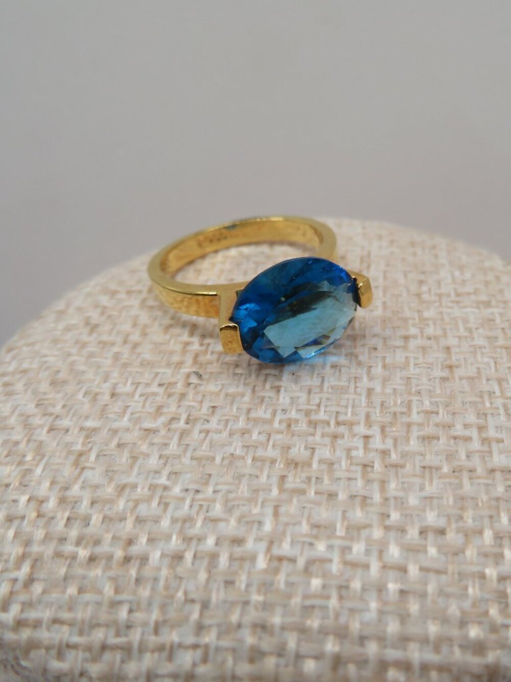 Faceted Blue Glass Gold Tone Ring Size 7